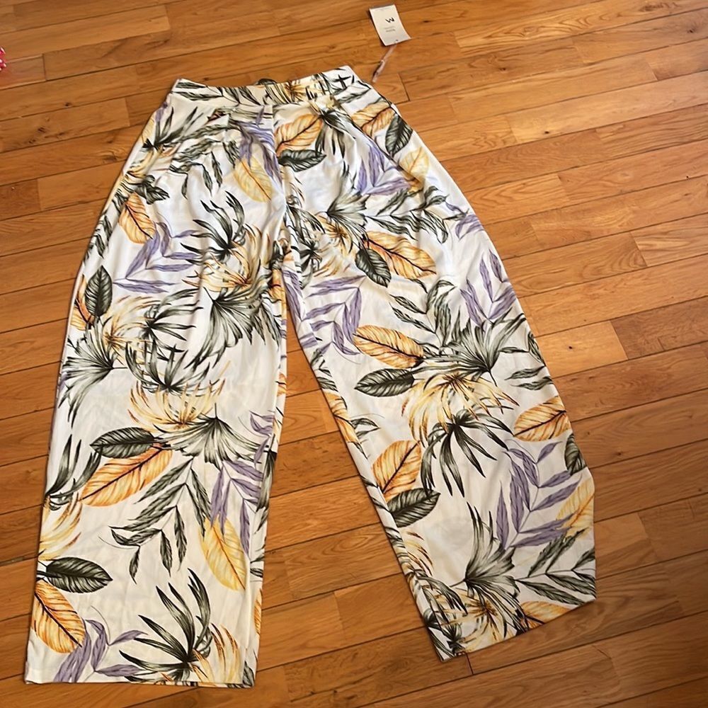 Blashe Pleated Wide Leg Pull on Pants - NWT
